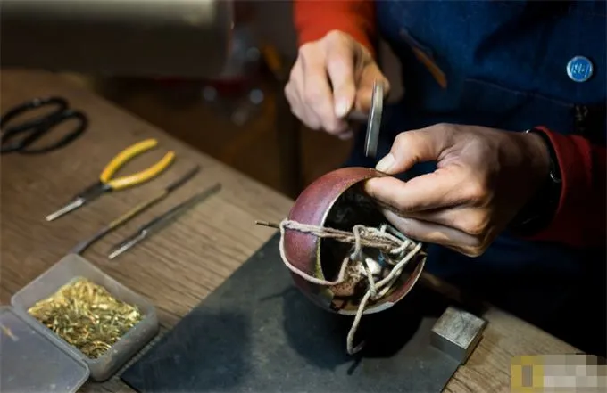 从前慢丨破瓷重圆,碎片逢春,掩埋在旧时光里的锔瓷手艺